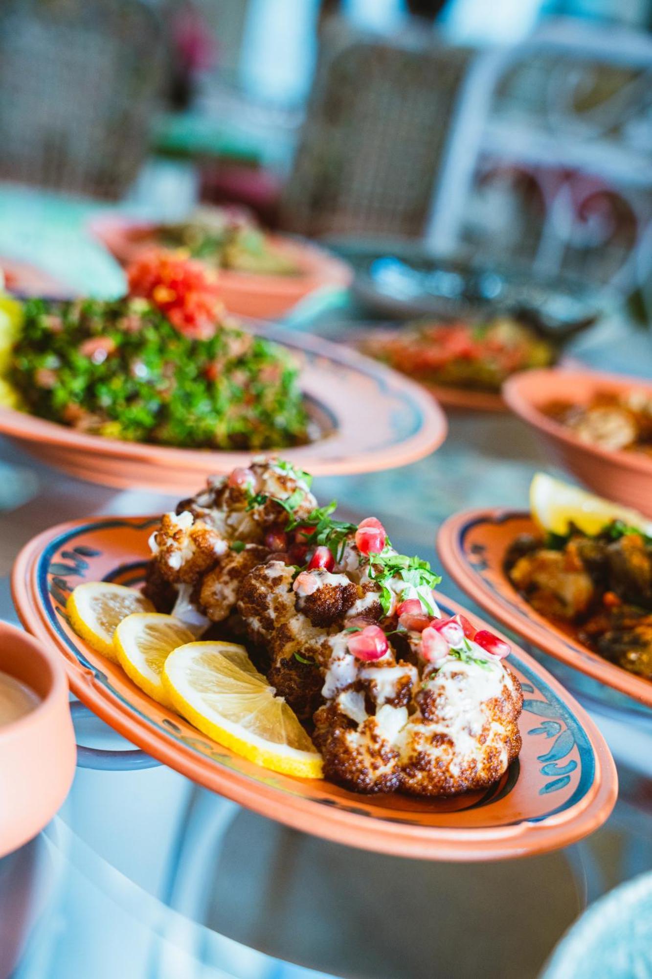 Millennium Place Ad-Dauha Zewnętrze zdjęcie Lebanese cuisine