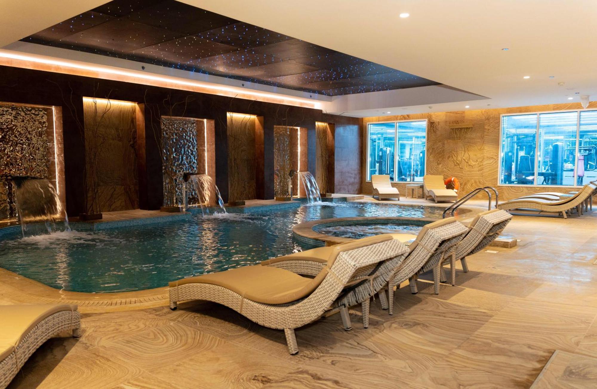 Millennium Place Ad-Dauha Zewnętrze zdjęcie The spa at the hotel