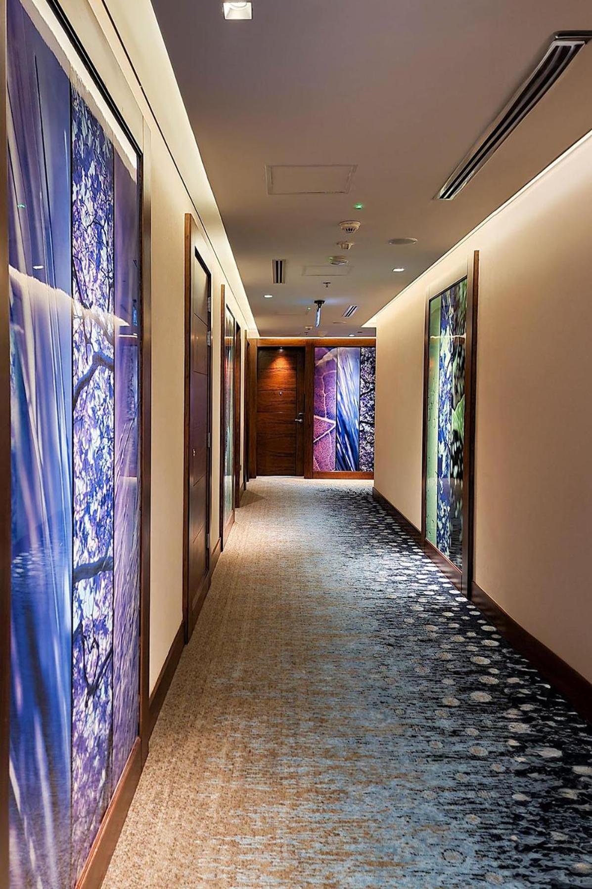 Millennium Place Ad-Dauha Zewnętrze zdjęcie A corridor at the hotel